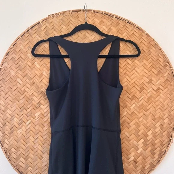 REFORMATION ECOMOVE BELLA ACTIVE BLACK TENNIS-CORE DRESS/SKORT‎ V-NECK EUC
